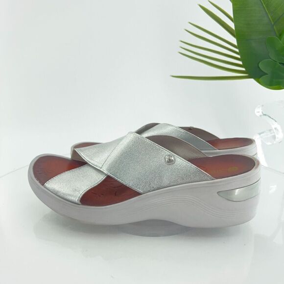 Bzees Women's Desire Sandals 11 Wedge Heel Slip On Silver Textile Casual Comfy - Picture 6 of 14